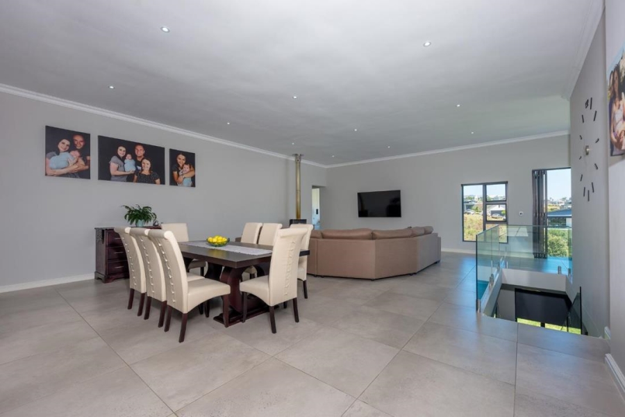 5 Bedroom Property for Sale in Welgelegen Western Cape